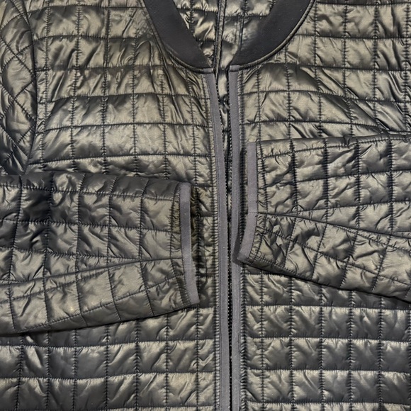 ATHLETA Navy Blue Grandview Primaloft Shell
Quilted Jacket | XL - Picture 4 of 10